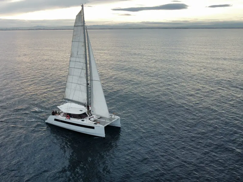 CatVents - Catamaranes y veleros para eventos y paseos en Barcelona, Foto 2 von 4