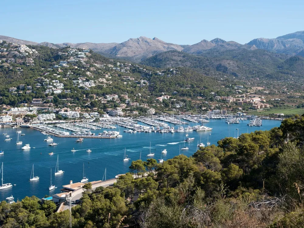 Club de Vela Puerto de Andratx - Amarres, marina seca y escuela de vela, Foto 2 von 4