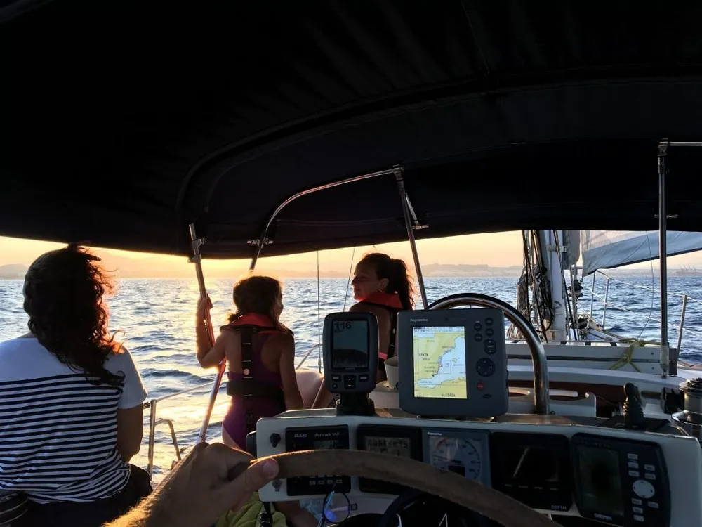 Divsail - Paseos en velero por Mojácar y Garrucha, Foto 3 von 4