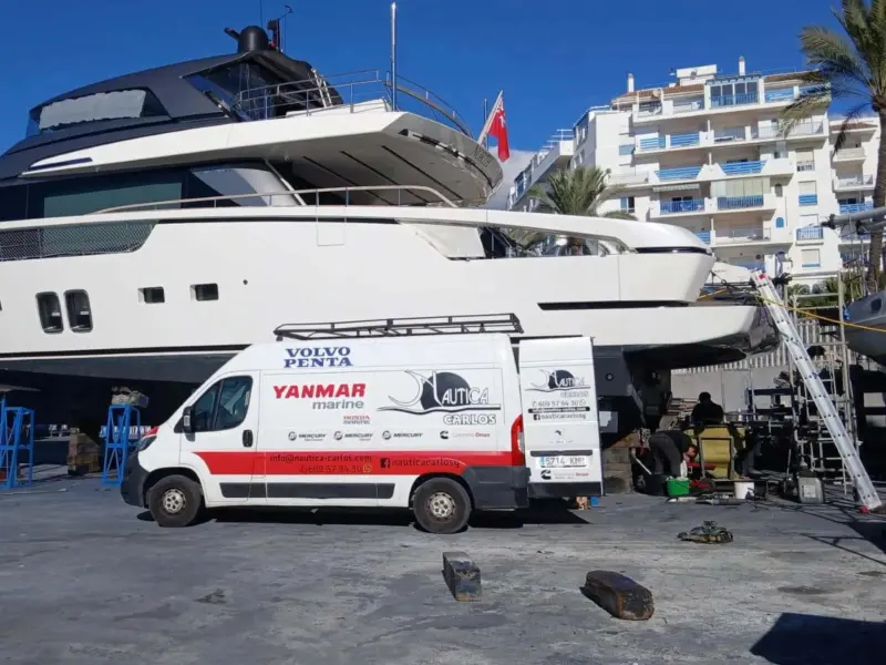 Náutica Carlos - Servicio Volvo Penta, Mercury y Yanmar en Estepona, photo 2 sur 4