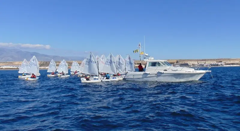 Club Náutico de Almerimar - Escuela de vela, buceo y titulaciones náuticas, foto 3 de 4