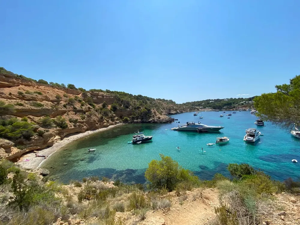 Ibiza Sol Charter - Alquiler de barcos y excursiones en Santa Eulària, foto 4 de 4