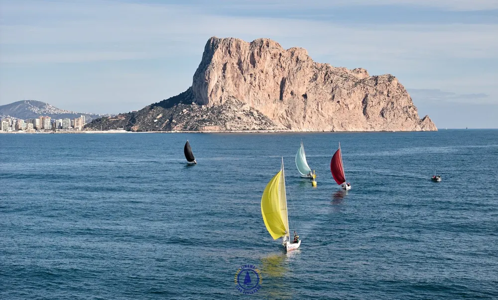Real Club Náutico de Calpe - 264 amarres bajo el Peñón de Ifach, Foto 3 von 4