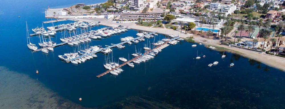 Club Náutico Dos Mares - Puerto deportivo en La Manga del Mar Menor, Foto 4 von 4